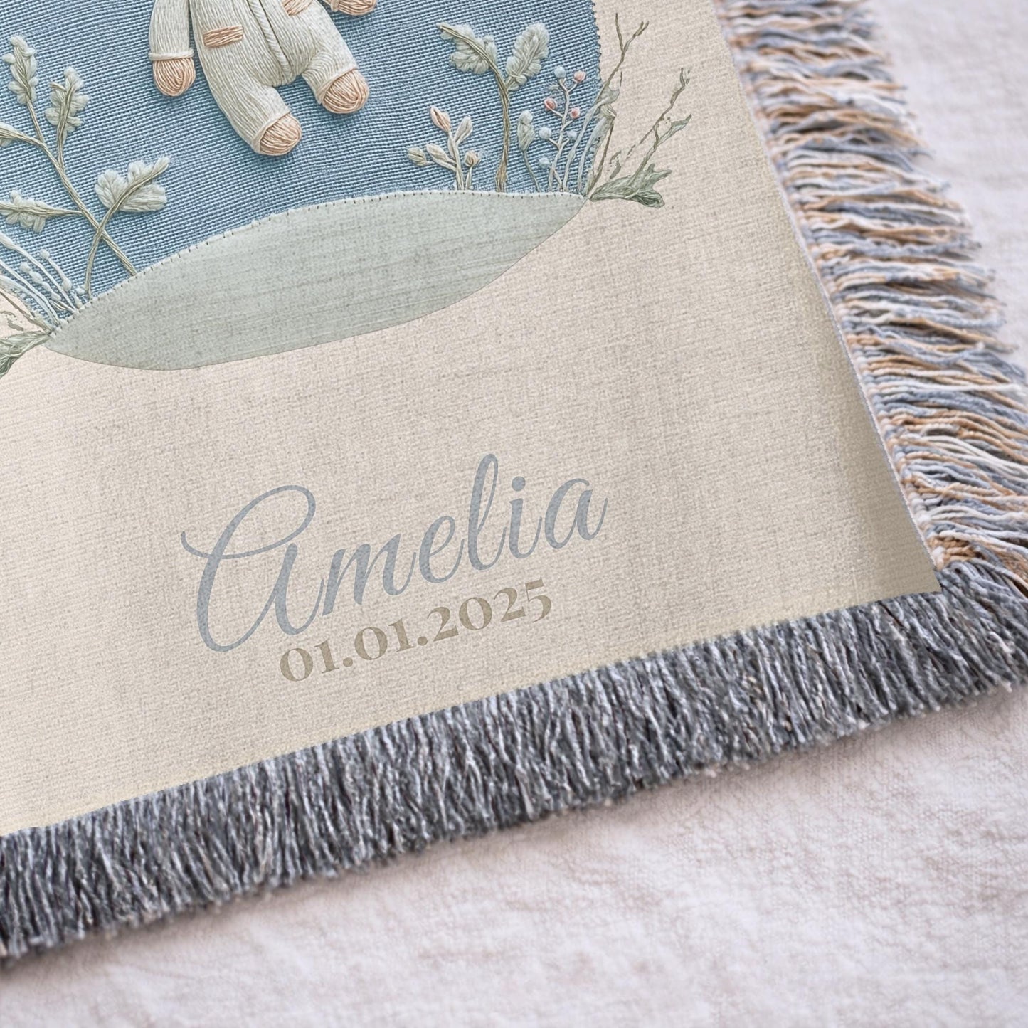 Personalized astronaut teddy woven blanket made from 100% cotton. A calm space-themed nursery design with a teddy bear in an astronaut suit, woven in an embroidered-look finish — custom name and optional birth date included.