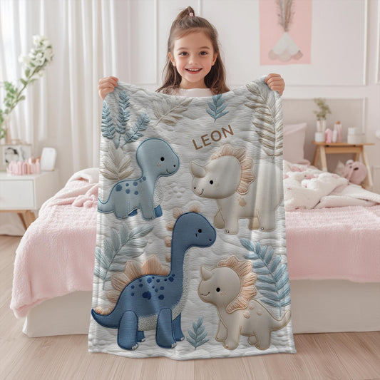 Personalized Dinosaur Baby Blanket with Name. Soft natural colors, embroidered-look design – a loving gift for a newborn or baptism.
