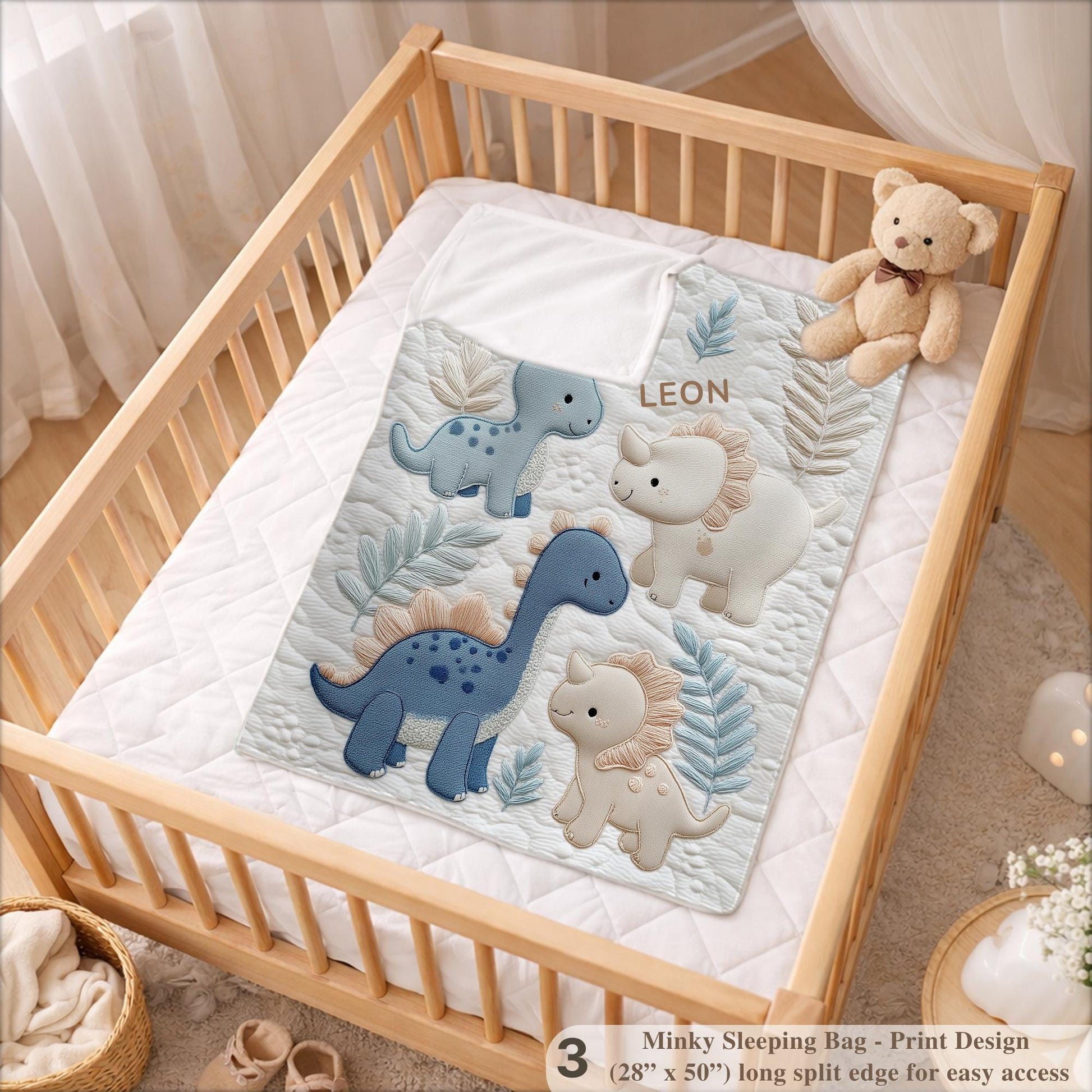 Personalized Dinosaur Baby Blanket with Name. Soft natural colors, embroidered-look design – a loving gift for a newborn or baptism.